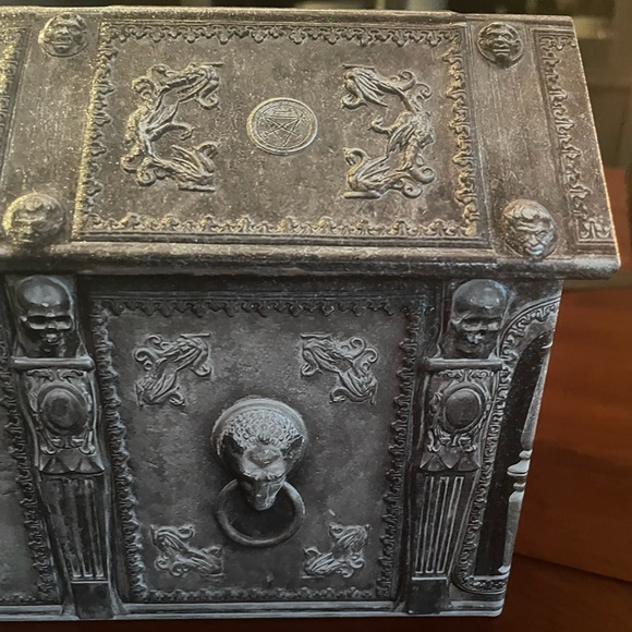 Nosferatu Popcorn Casket Coffin NWT Goth Dark Academia Vampire Dracula Victorian - Picture 3 of 11